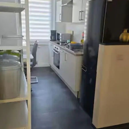 Schoene Vollausgestattete Monteurs- Gaestewohnung Naehe Raffinerie Leuna Und Geiseltalsee 0306 Lägenhet Braunsbedra