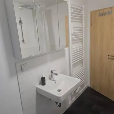 Lägenhet Schoene Vollausgestattete Monteurs- Gaestewohnung Naehe Raffinerie Leuna Und Geiseltalsee 0306