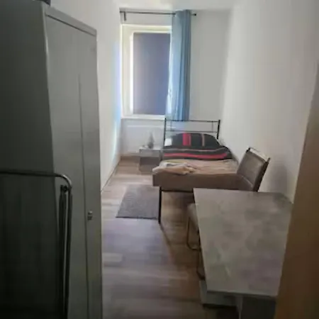 Schoene Vollausgestattete Monteurs- Gaestewohnung Naehe Raffinerie Leuna Und Geiseltalsee 0306 * Braunsbedra