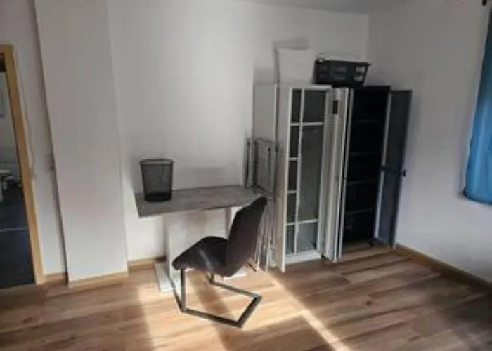 Apartment Schoene Vollausgestattete Monteurs- Gaestewohnung Naehe Raffinerie Leuna Und Geiseltalsee Fuer 4 Personen 0306 Braunsbedra