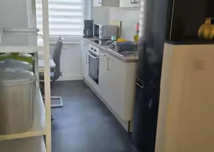 Schoene Vollausgestattete Monteurs- Gaestewohnung Naehe Raffinerie Leuna Und Geiseltalsee 0306 Lägenhet Braunsbedra